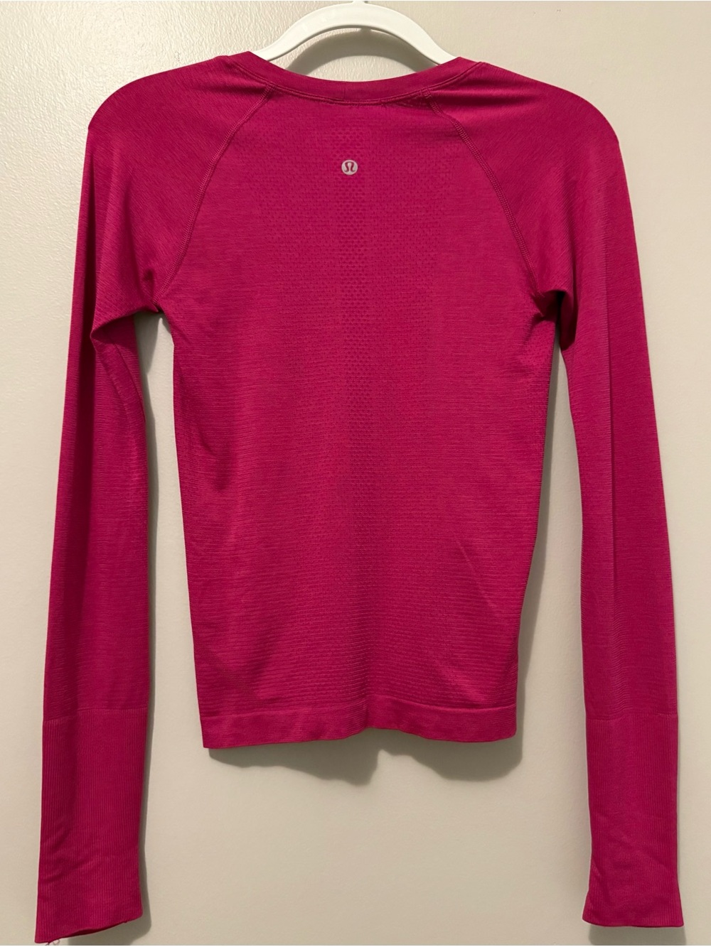 Lululemon Swiftly Tech Long-Sleeve Shirt 2.0 Waist Length | Ripened Raspberry - Picture 4 of 7